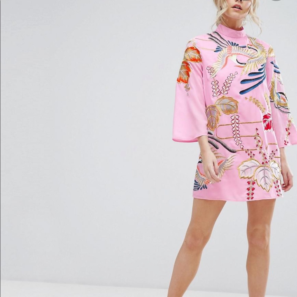 NWT Embroidered tunic shift dress